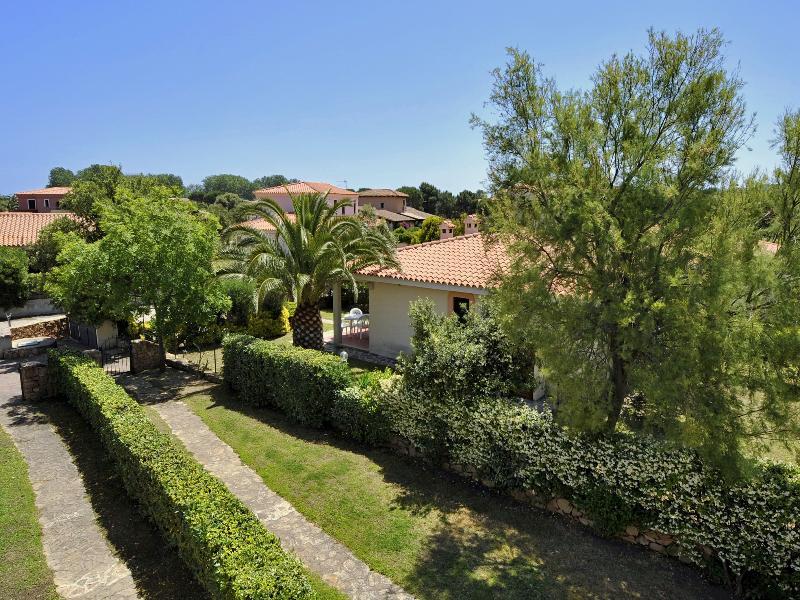 Residence Le Canne San Teodoro  Buitenkant foto
