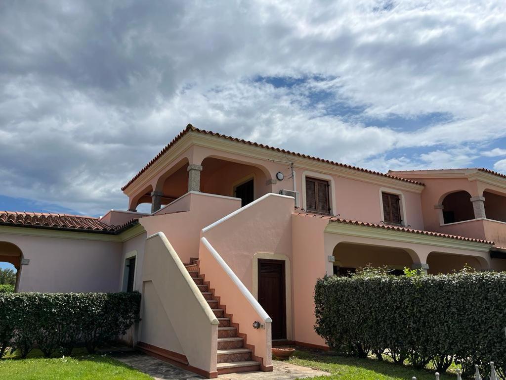 Residence Le Canne San Teodoro  Buitenkant foto