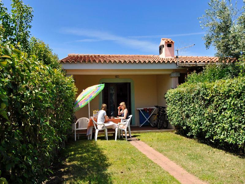 Residence Le Canne San Teodoro  Buitenkant foto
