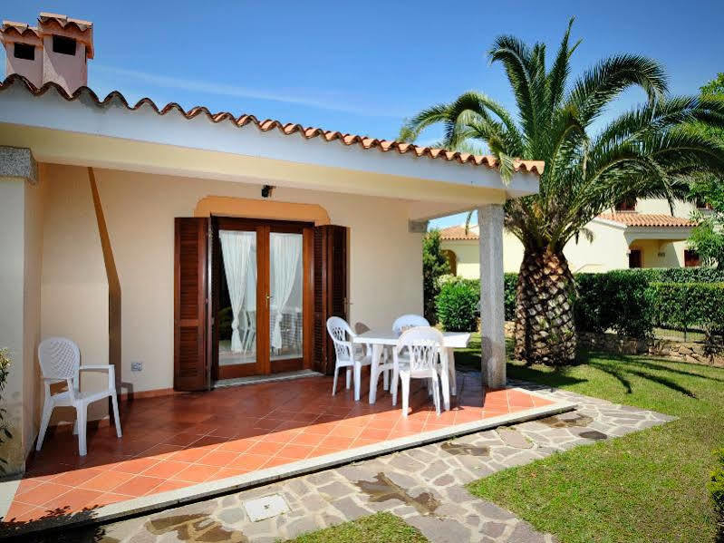 Residence Le Canne San Teodoro  Buitenkant foto