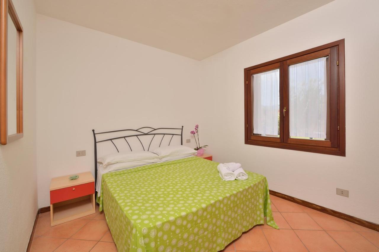 Residence Le Canne San Teodoro  Buitenkant foto