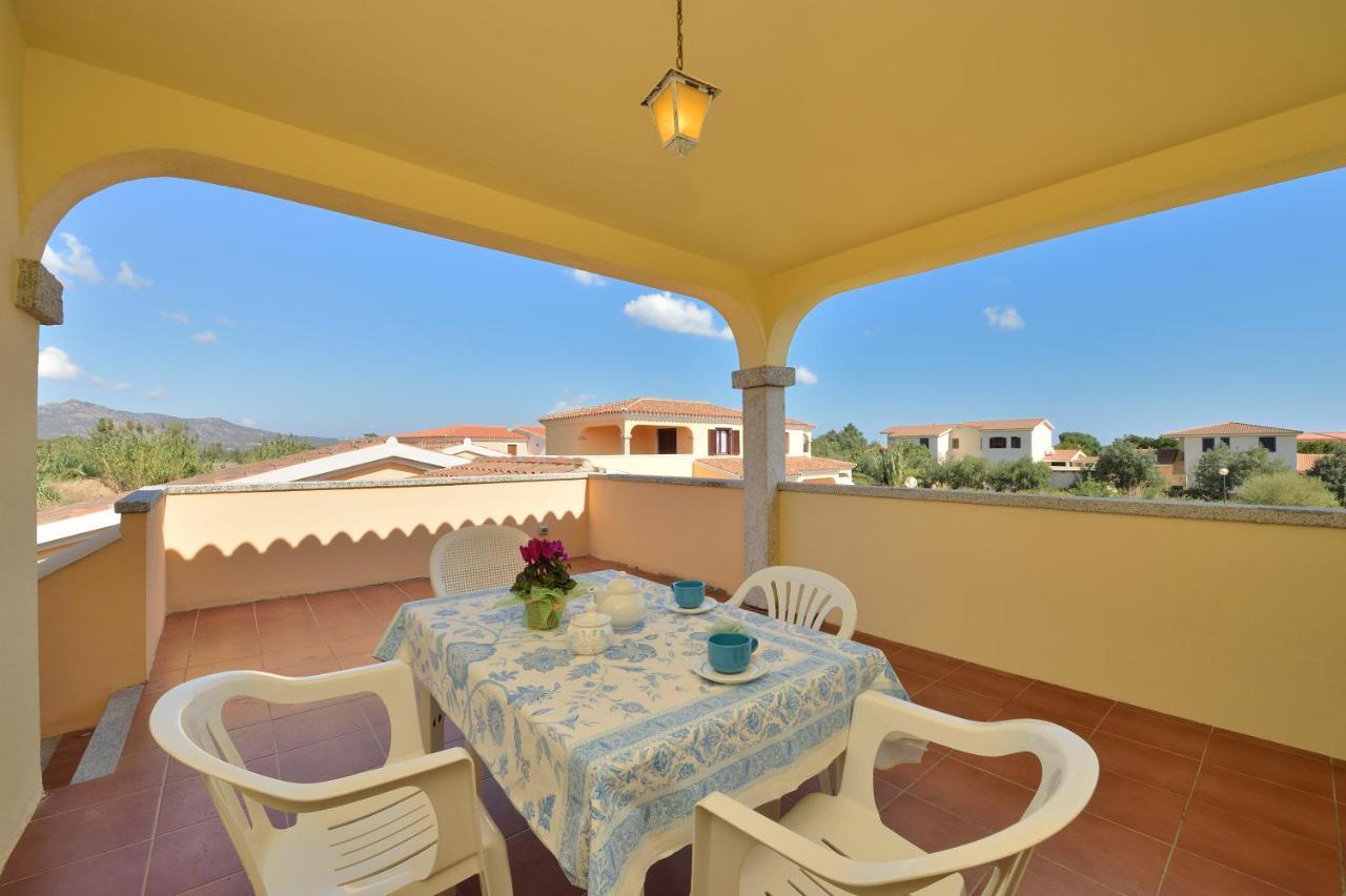 Residence Le Canne San Teodoro  Buitenkant foto
