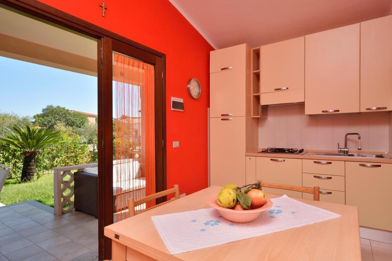 Residence Le Canne San Teodoro  Buitenkant foto