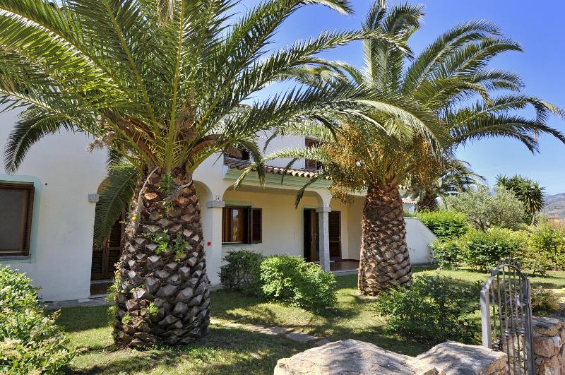Residence Le Canne San Teodoro  Buitenkant foto
