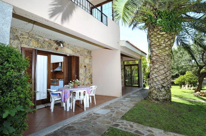 Residence Le Canne San Teodoro  Buitenkant foto