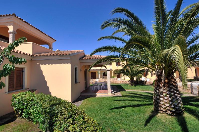 Residence Le Canne San Teodoro  Buitenkant foto